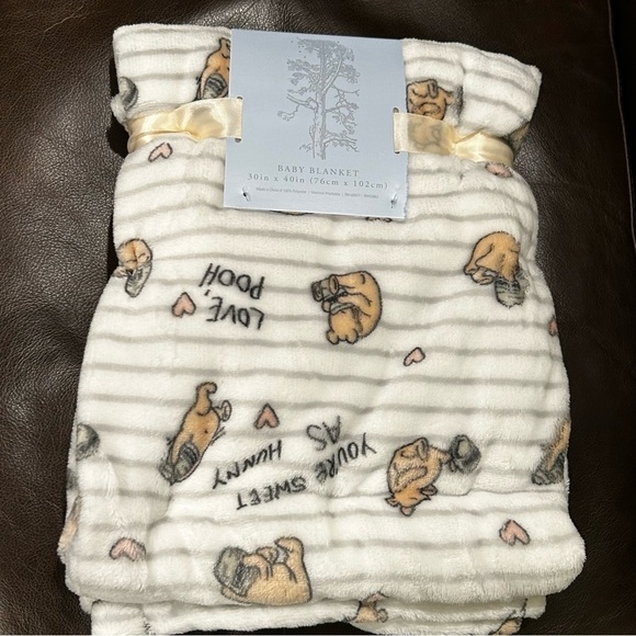 Classic Winnie the Pooh Baby Blanket - Picture 4 of 6